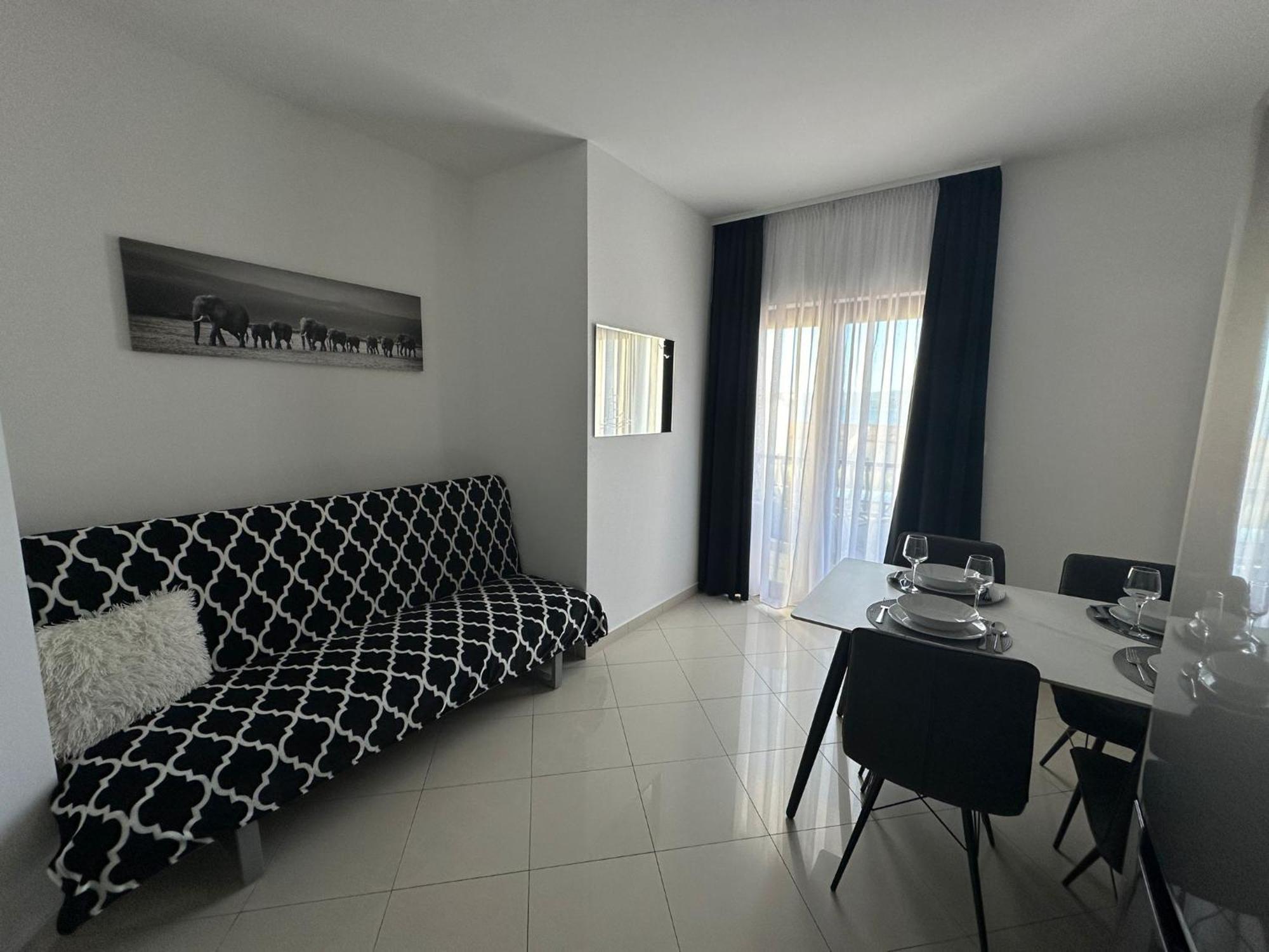 Apartments Villa Sunce Dugi Rat Zewnętrze zdjęcie